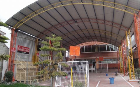 2 Coliseos para actividades deportivas y recreativas